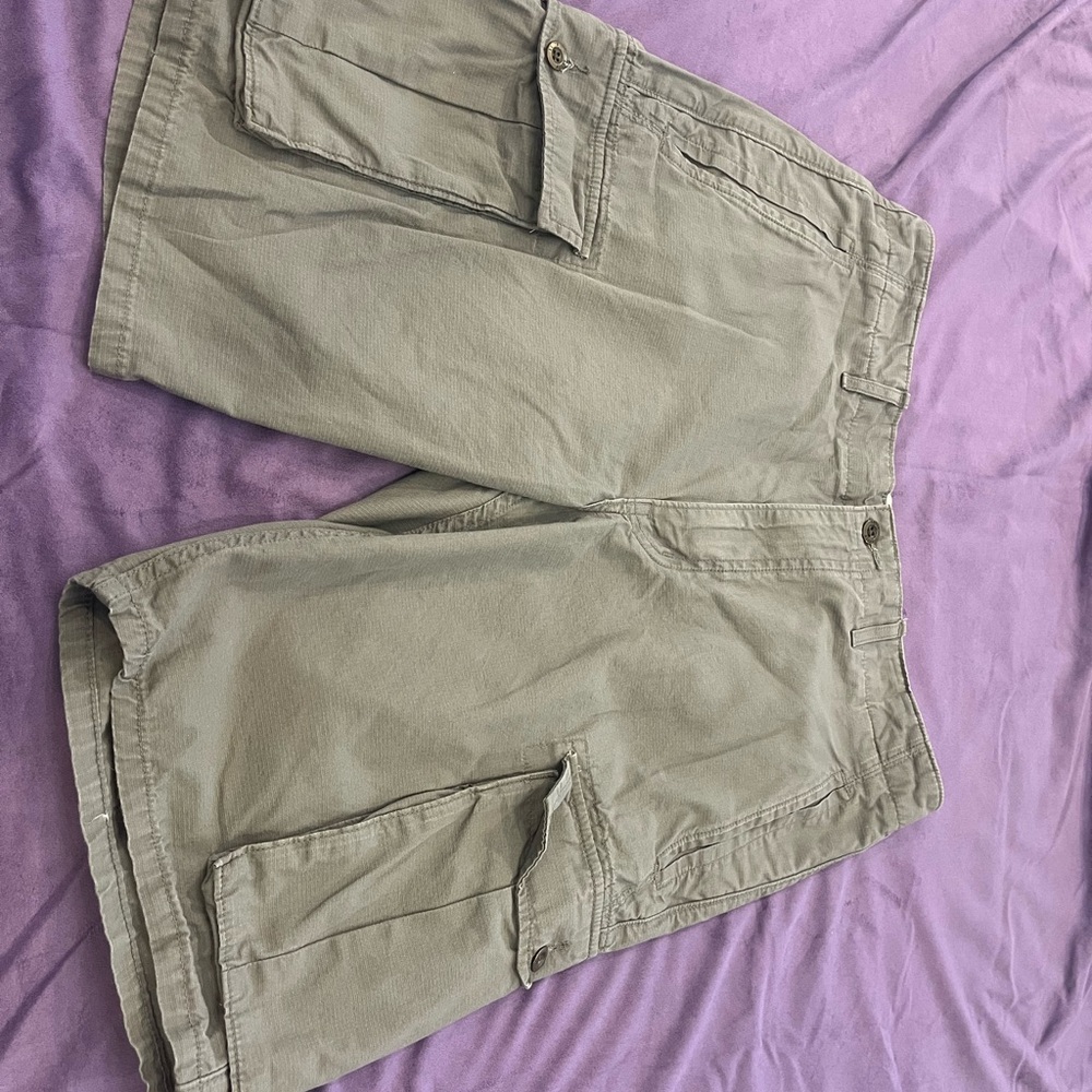 Levi's Beige Cargo Shorts